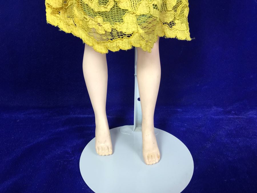 Vintage Madame Alexander Doll With Stand [Photo 4]