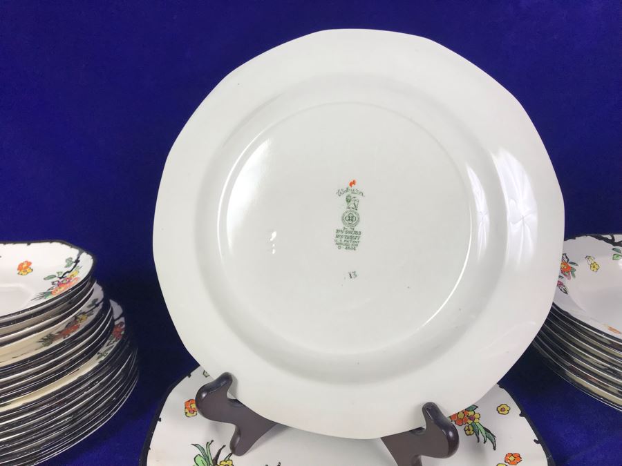 Vintage Royal Doulton China Set 'Woburn' Asian Pattern Made In England Apx 35+ Pieces [Photo 14]
