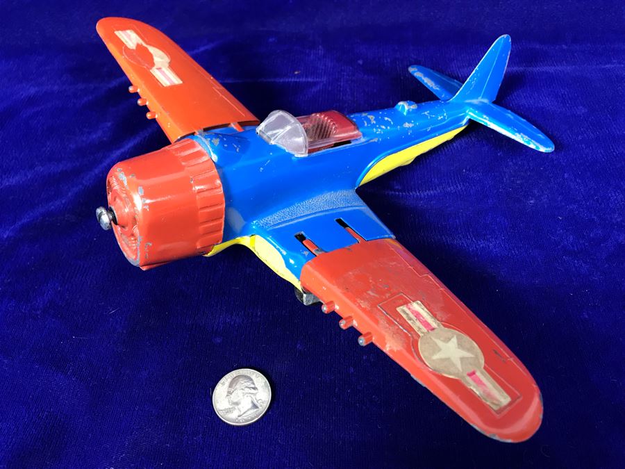 Vintage Hubley Metal Airplane Kiddie Toy 495 [Photo 1]