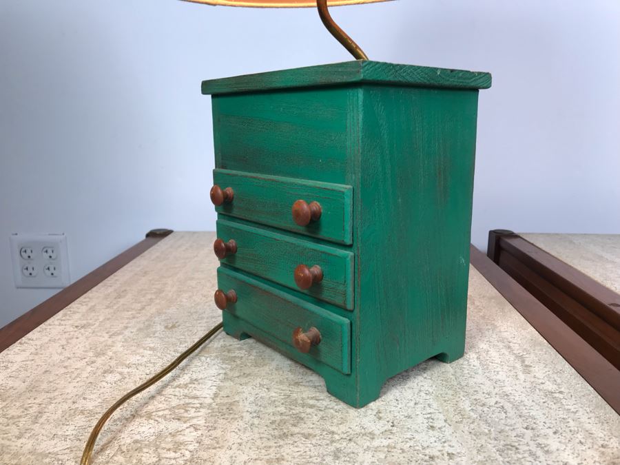 Vintage Wooden Mini Wooden Dresser Lamp With 3-Drawers - One Pull Has Chip [Photo 7]