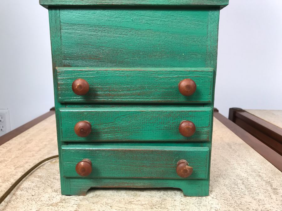 Vintage Wooden Mini Wooden Dresser Lamp With 3-Drawers - One Pull Has Chip [Photo 4]