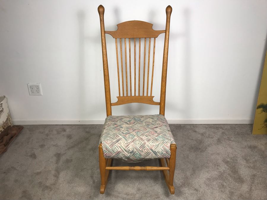 Vintage Wooden Rocking Chair [Photo 3]