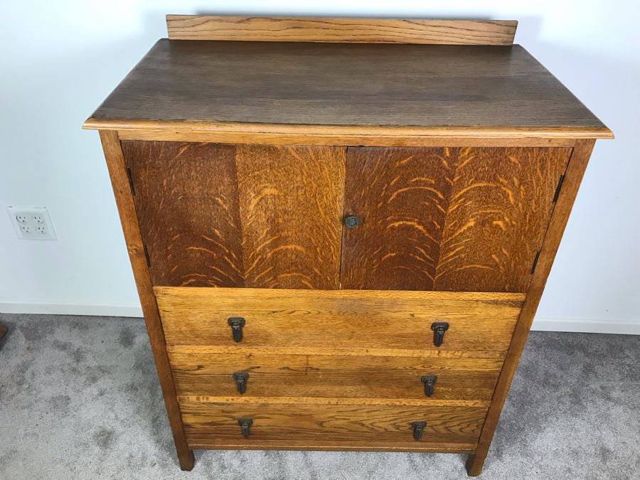 Antique Oak Cabinet With 3-Drawers 32'W X 18'D X 42'H [Photo 4]