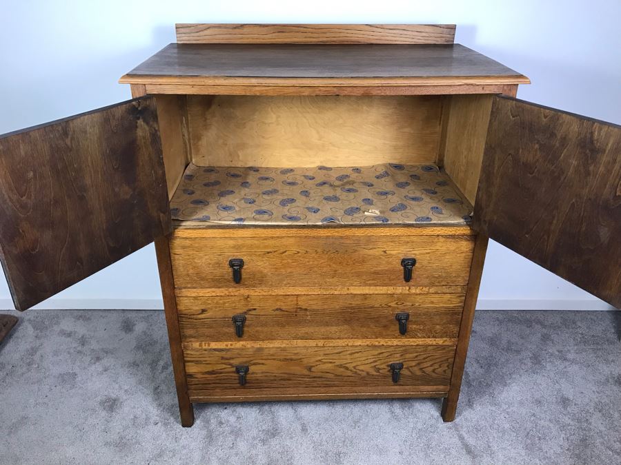 Antique Oak Cabinet With 3-Drawers 32'W X 18'D X 42'H [Photo 5]