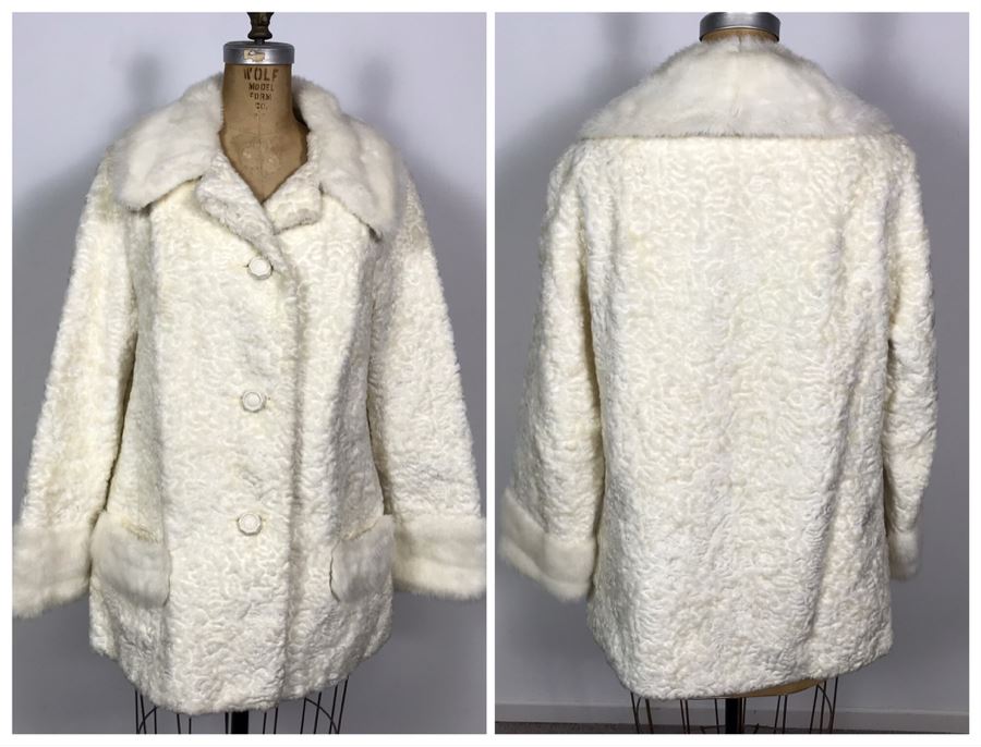 Vintage White Women's Faux Lambs Fur Coat 32'L - 16' Sleeve Length