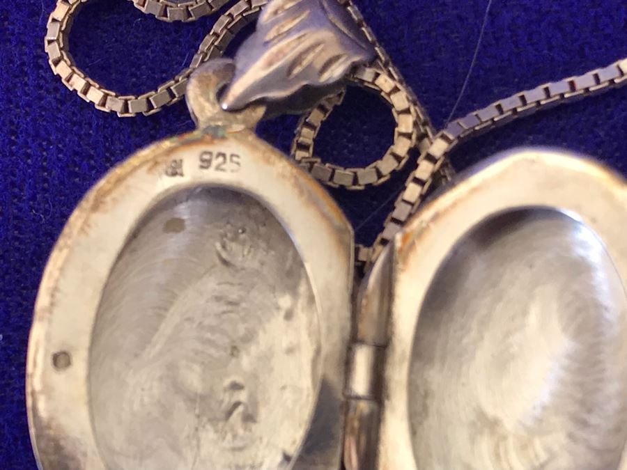 Vintage Sterling Silver Hand Engraved Locket Pendant With Sterling Silver 18' Chain 8.5g [Photo 6]