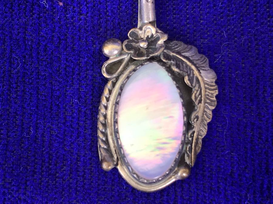 Vintage Sterling Silver Pendant With 18' Sterling Silver Chain Necklace 3.7g [Photo 2]