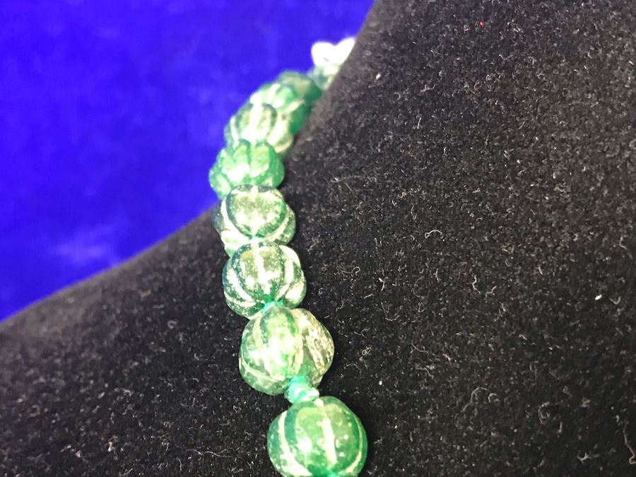 Vintage 20' Carved Aventurine Stone Necklace [Photo 4]