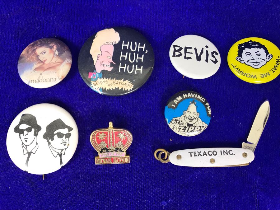 Michael Jackson King Of Pop Pin, Collectible Buttons: MTV Beavis And Butt-Head, Madonna, Blues Brothers And Texaco Pocket Watch [Photo 1]