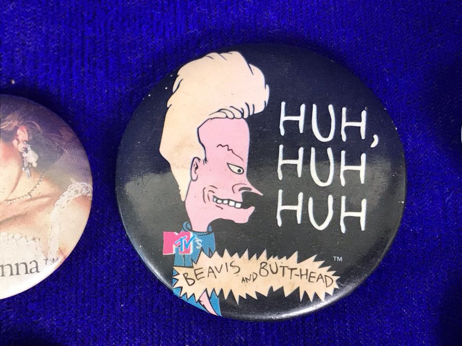 Michael Jackson King Of Pop Pin, Collectible Buttons: MTV Beavis And Butt-Head, Madonna, Blues Brothers And Texaco Pocket Watch [Photo 4]