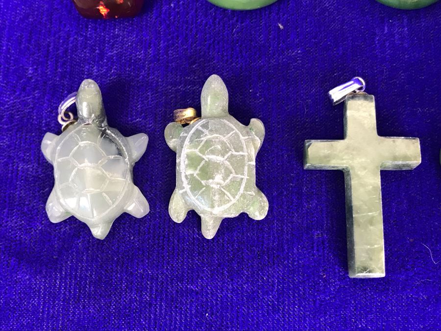 JUST ADDED - Various Pendants And Rings Including Carved Jade Pendants Some With 18K Gold Bales [Photo 5]
