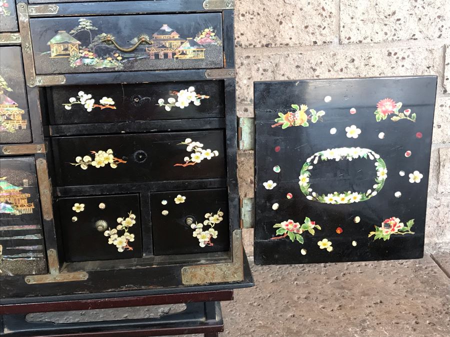 Stunning Antique Japanese Mother Of Pearl Inlay Tansu Chest Cabinet - See Details [Photo 19]