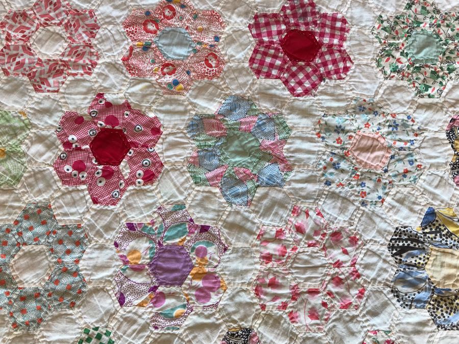 Vintage Quilt 81' X 71' [Photo 4]