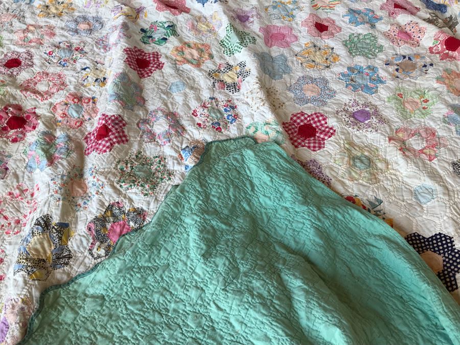 Vintage Quilt 81' X 71' [Photo 9]
