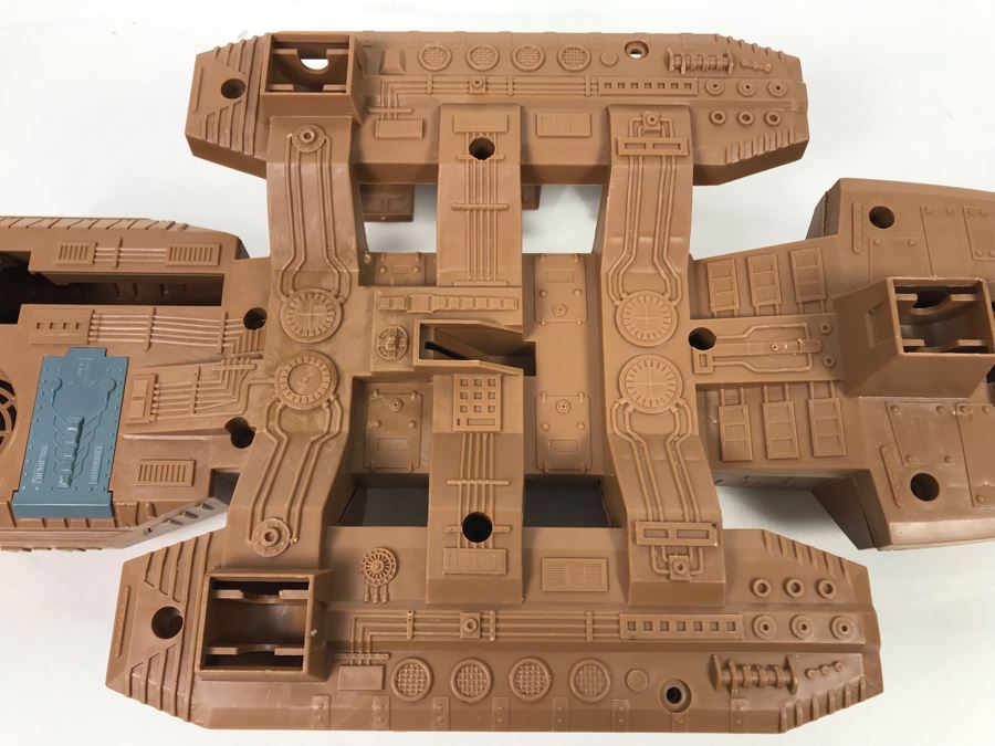 Very Rare PROTOTYPE Mattel Battlestar Galactica BSG Command Ship Prototype Never Manufactured By Mattel - Deemed Too Expensive To Make - Provenance From Former Mattel Employee - 22'L X 10'W X 4'H [Photo 24]