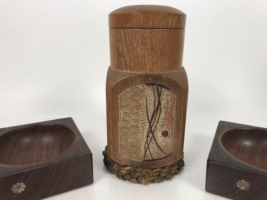 Vintage Carved Wooden Lidded Container Thermos With 4-Panel Scenes And Pair Of Wooden Bowls [Photo 3]