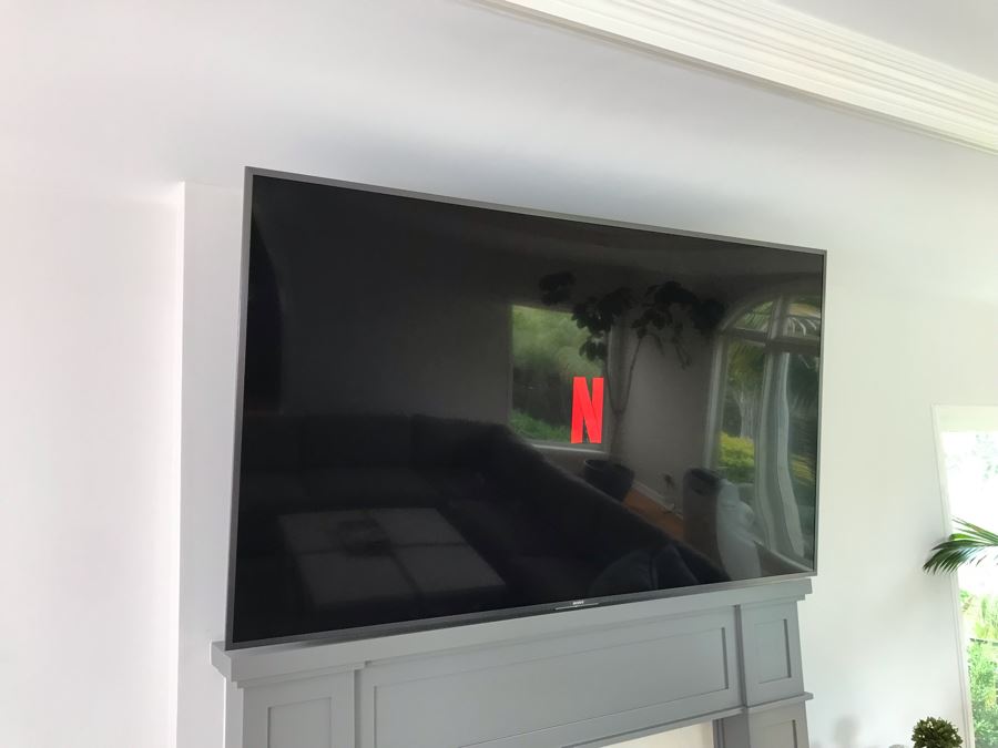 2018 SONY 85' 4K Ultra HD Smart LED TV XBR-85X850F With Metal Wall Mounting Swing Arm Brackets Retailed For $3,999 [Photo 2]