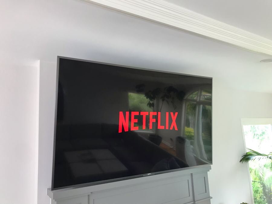 2018 SONY 85' 4K Ultra HD Smart LED TV XBR-85X850F With Metal Wall Mounting Swing Arm Brackets Retailed For $3,999 [Photo 3]