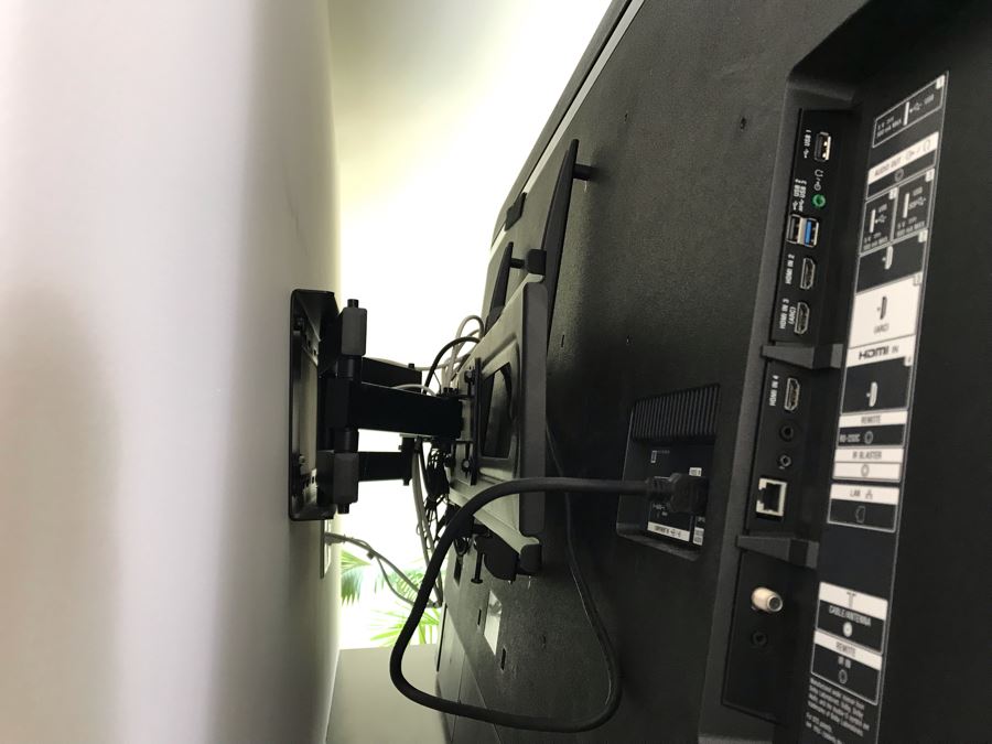 2018 SONY 85' 4K Ultra HD Smart LED TV XBR-85X850F With Metal Wall Mounting Swing Arm Brackets Retailed For $3,999 [Photo 11]