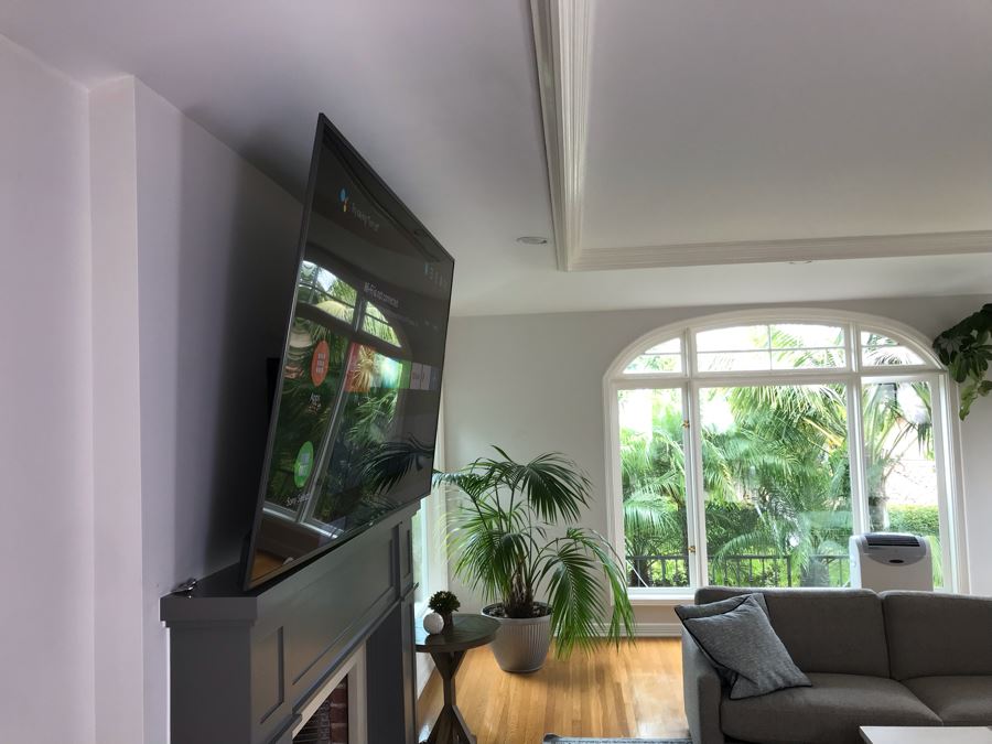 2018 SONY 85' 4K Ultra HD Smart LED TV XBR-85X850F With Metal Wall Mounting Swing Arm Brackets Retailed For $3,999 [Photo 6]