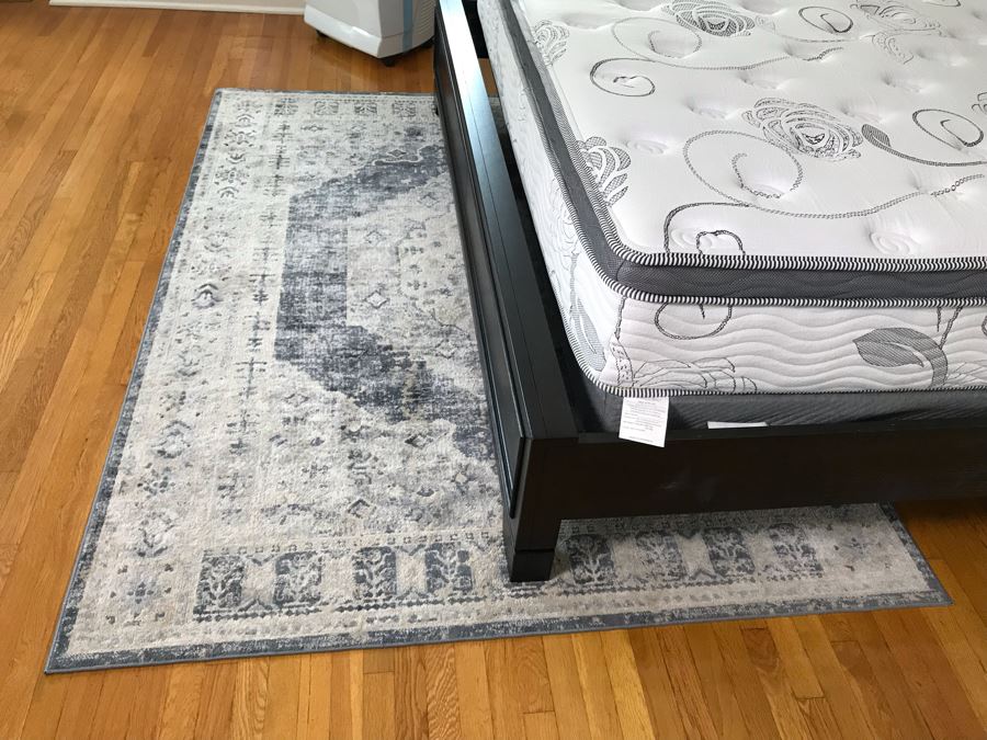 Surya Synthetic Area Rug 5'3' X 7'3' [Photo 3]