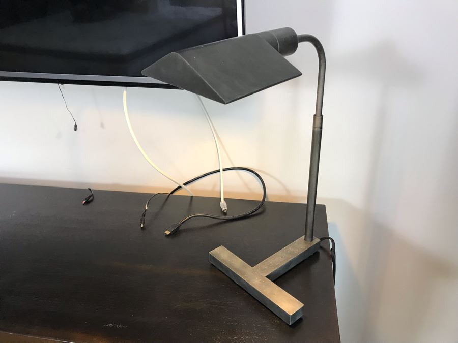 Metal Adjustable Desk Lamp [Photo 1]