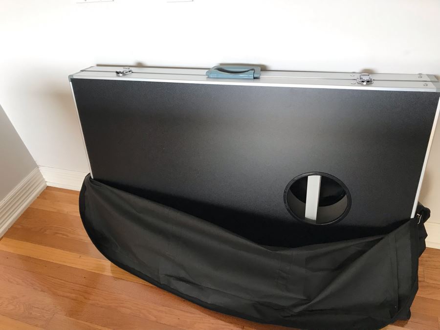 Portable Corn Hole Game With Carrying Tote [Photo 2]