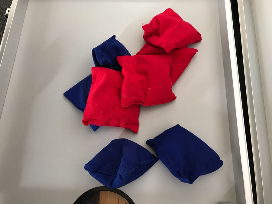 Portable Corn Hole Game With Carrying Tote [Photo 6]