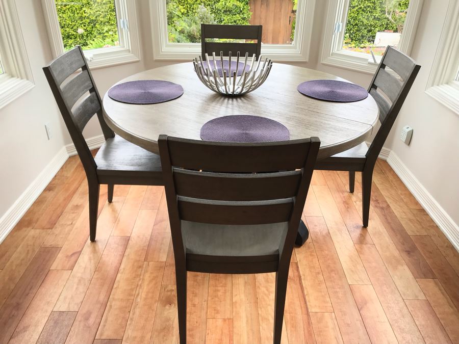 Hooker Furniture Round Dining Table With (4) Chairs, (4) Mats And Metal Centerpiece 54D X 31H [Photo 2]