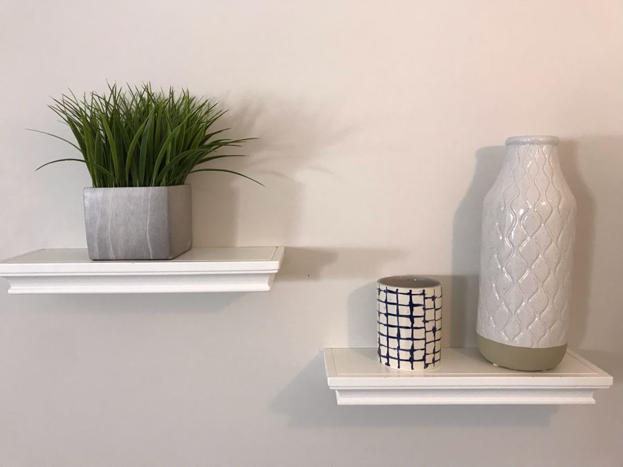 3-Piece Home Decor Lot [Photo 2]