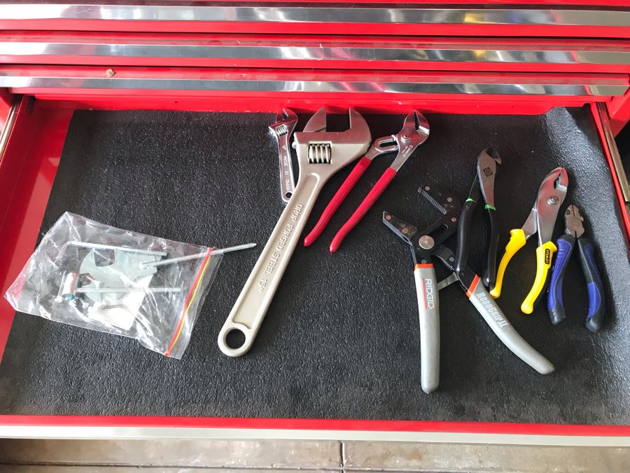 Husky Professional Tool Chest Box On Casters Filled With Tools - See Photos [Photo 9]