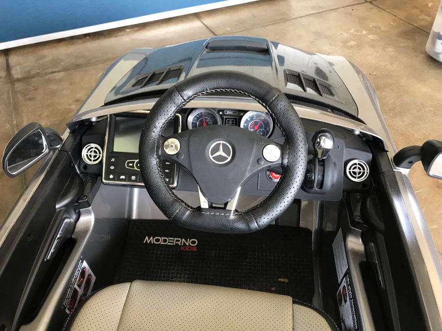 Mercedes SLS AMG Toy Battery Powered Kids Car With Remote [Photo 13]