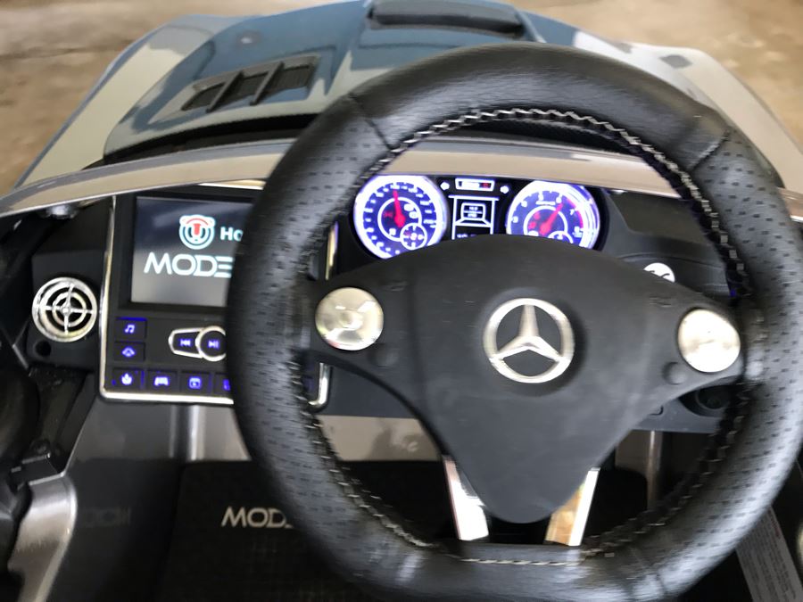 Mercedes SLS AMG Toy Battery Powered Kids Car With Remote [Photo 5]