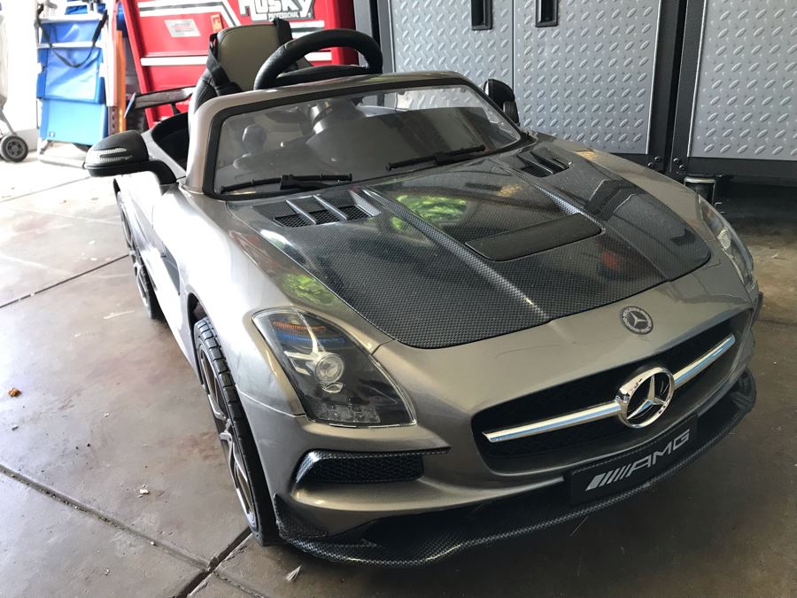 Mercedes SLS AMG Toy Battery Powered Kids Car With Remote [Photo 3]
