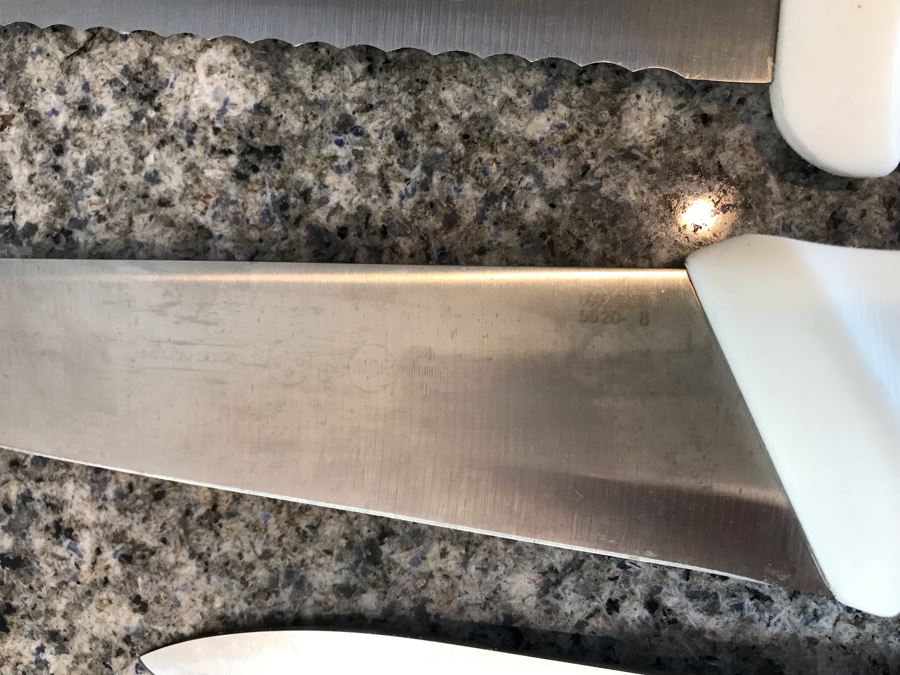 Farberware Knife Set With Wooden Knife Holder And (3) White Handled Knives [Photo 10]