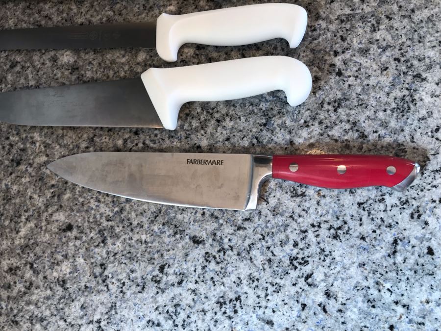 Farberware Knife Set With Wooden Knife Holder And (3) White Handled Knives [Photo 5]
