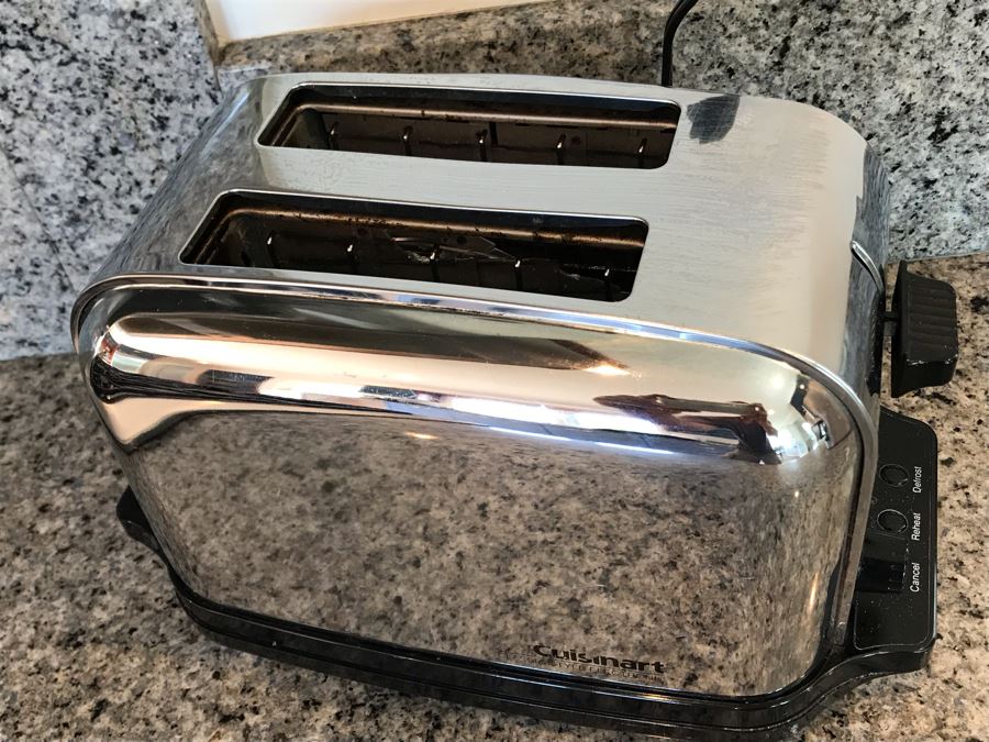 Cuisinart Classic Style Electronic Toaster [Photo 3]