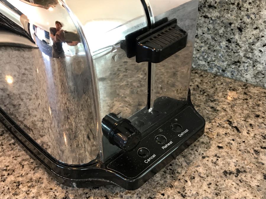 Cuisinart Classic Style Electronic Toaster [Photo 4]