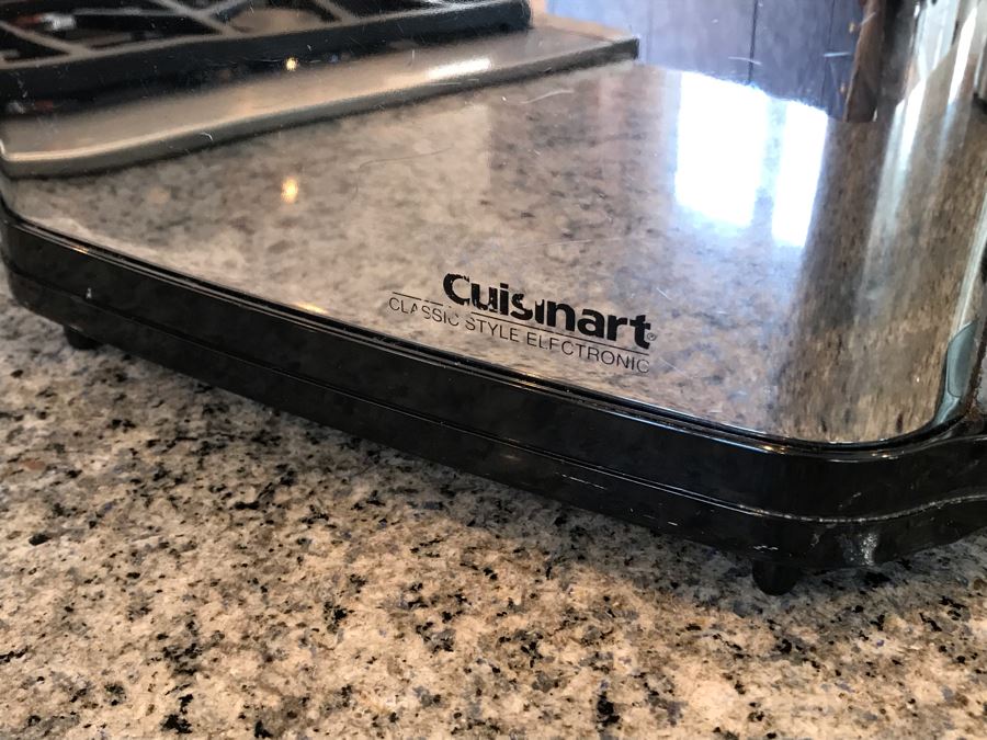 Cuisinart Classic Style Electronic Toaster [Photo 2]