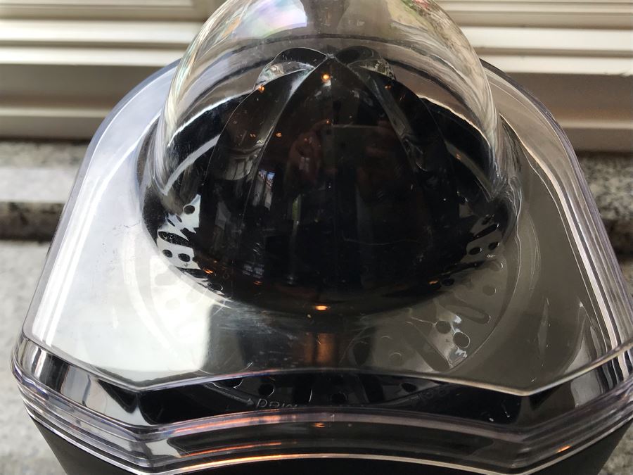 Cuisinart Citrus Juicer Model CCJ-500 [Photo 3]