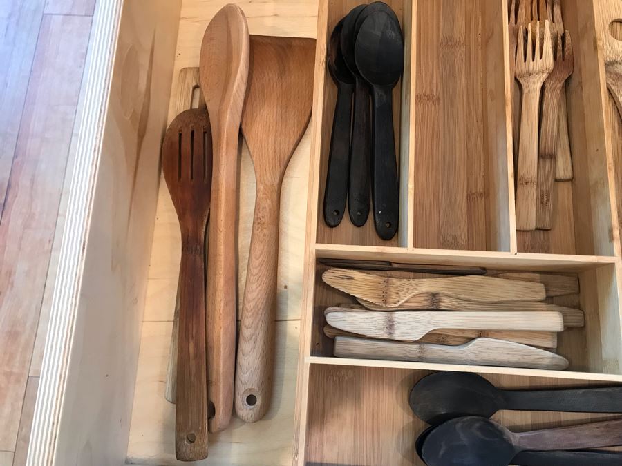 Various Wooden Utensils And Bamboo Silverware Tray [Photo 2]