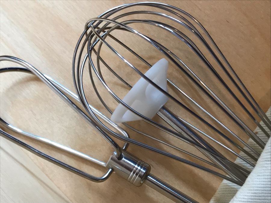 KitchenAid 9-Speed Hand Mixer [Photo 6]