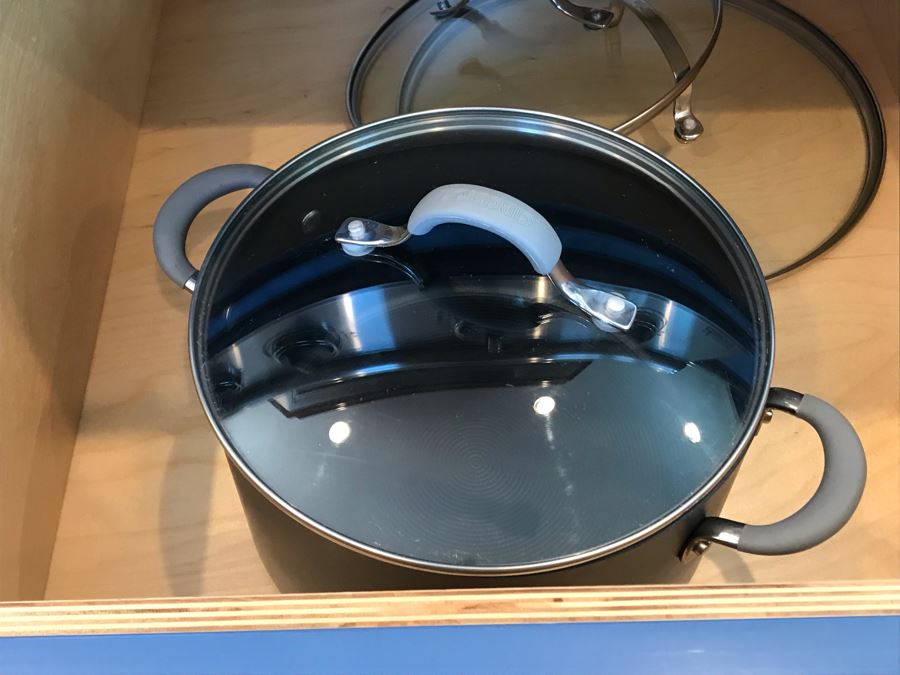 4 Drawers Of Various Like New Circulon Pots And Pans Plus Glass Pans - See Photos [Photo 6]