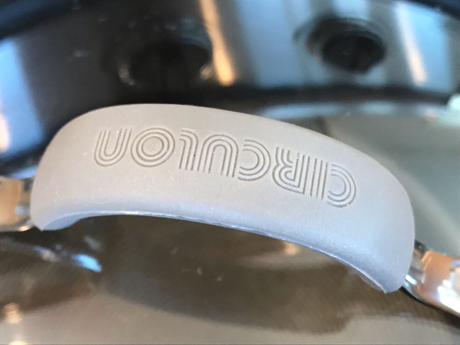 4 Drawers Of Various Like New Circulon Pots And Pans Plus Glass Pans - See Photos [Photo 8]