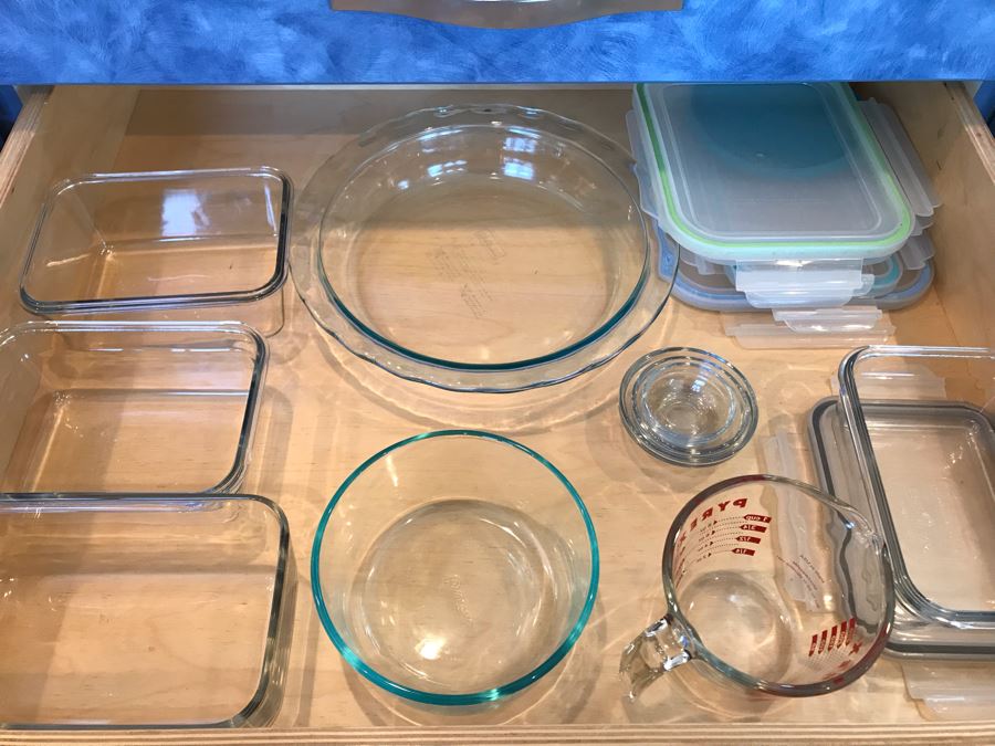 4 Drawers Of Various Glass Pyrex Baking Dishes, Tupperware, Colander