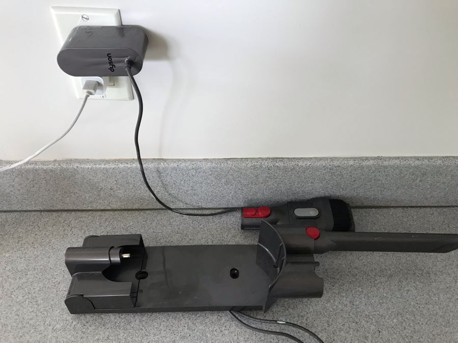 Dyson Vacuum Cleaner Model PM8-US-JHB7725A [Photo 4]