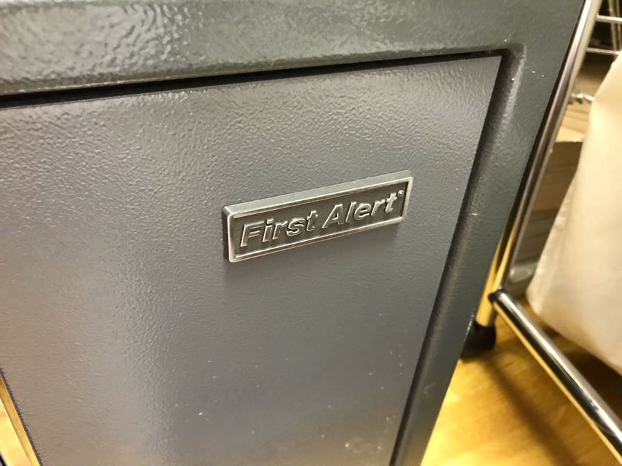 First Alert Metal Safe With Electronic Keypad [Photo 2]