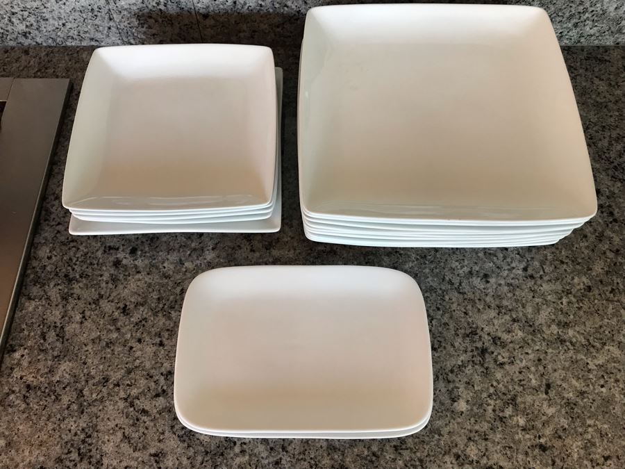 Just Added - Apx 14 White Porcelain Dishes From Better Homes And Gardens And Pair Of World Market White Trays [Photo 3]