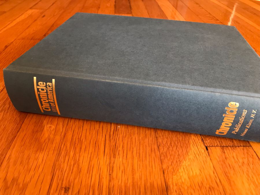 Just Added - (4) Coffee Table Books: The World Series By Josh Leventhal, Chronicles Of America, 75 Years Of Caterpillar And China Scenes [Photo 14]