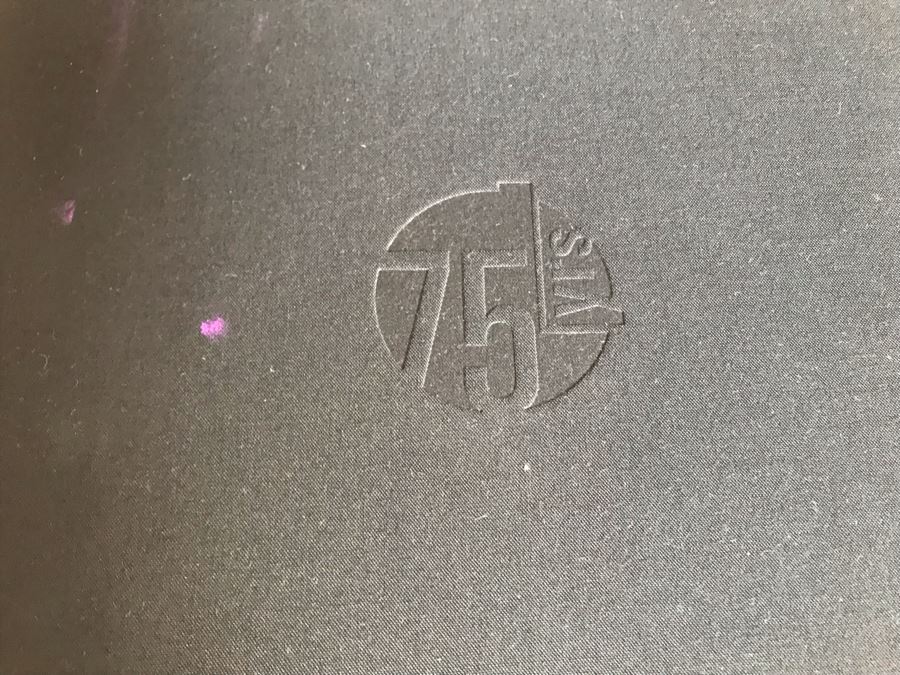 Just Added - (4) Coffee Table Books: The World Series By Josh Leventhal, Chronicles Of America, 75 Years Of Caterpillar And China Scenes [Photo 9]